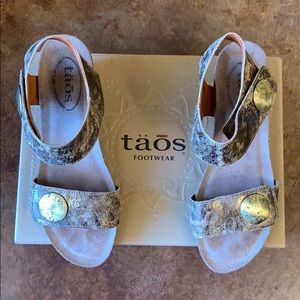 Taos wedge sandals